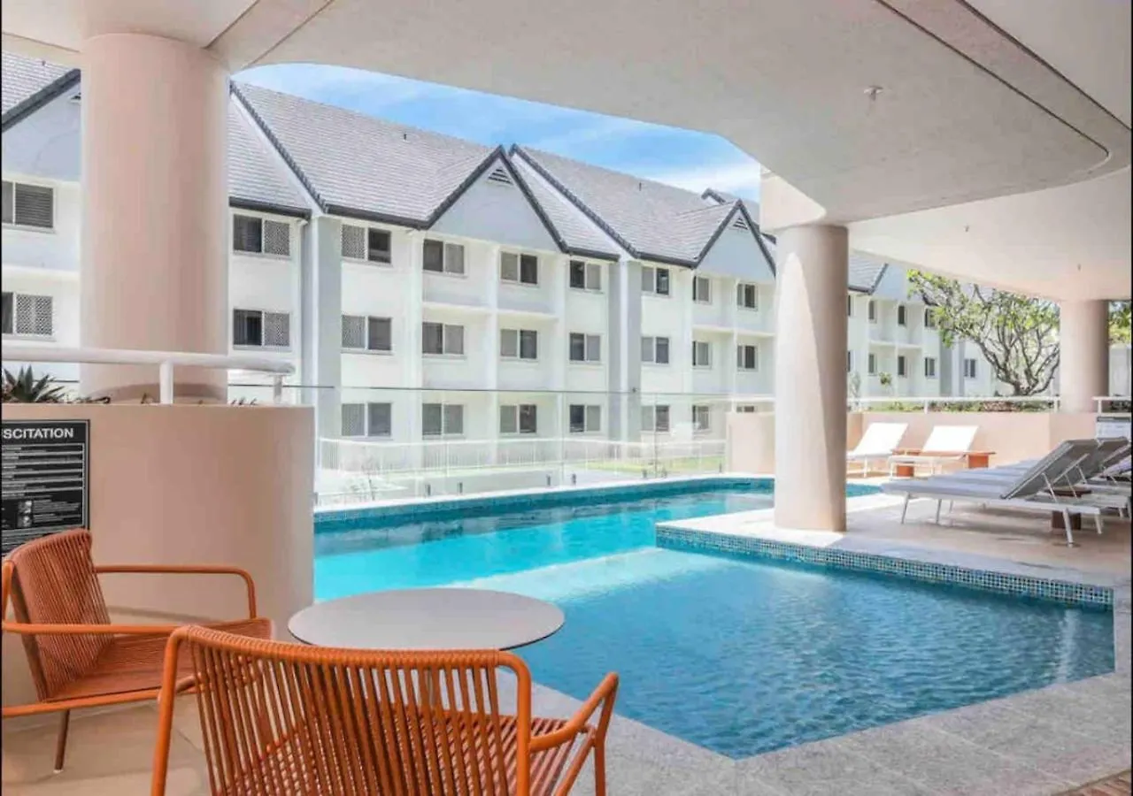 Three Bedroom Beachfront Apartment Gold Coast 0*,