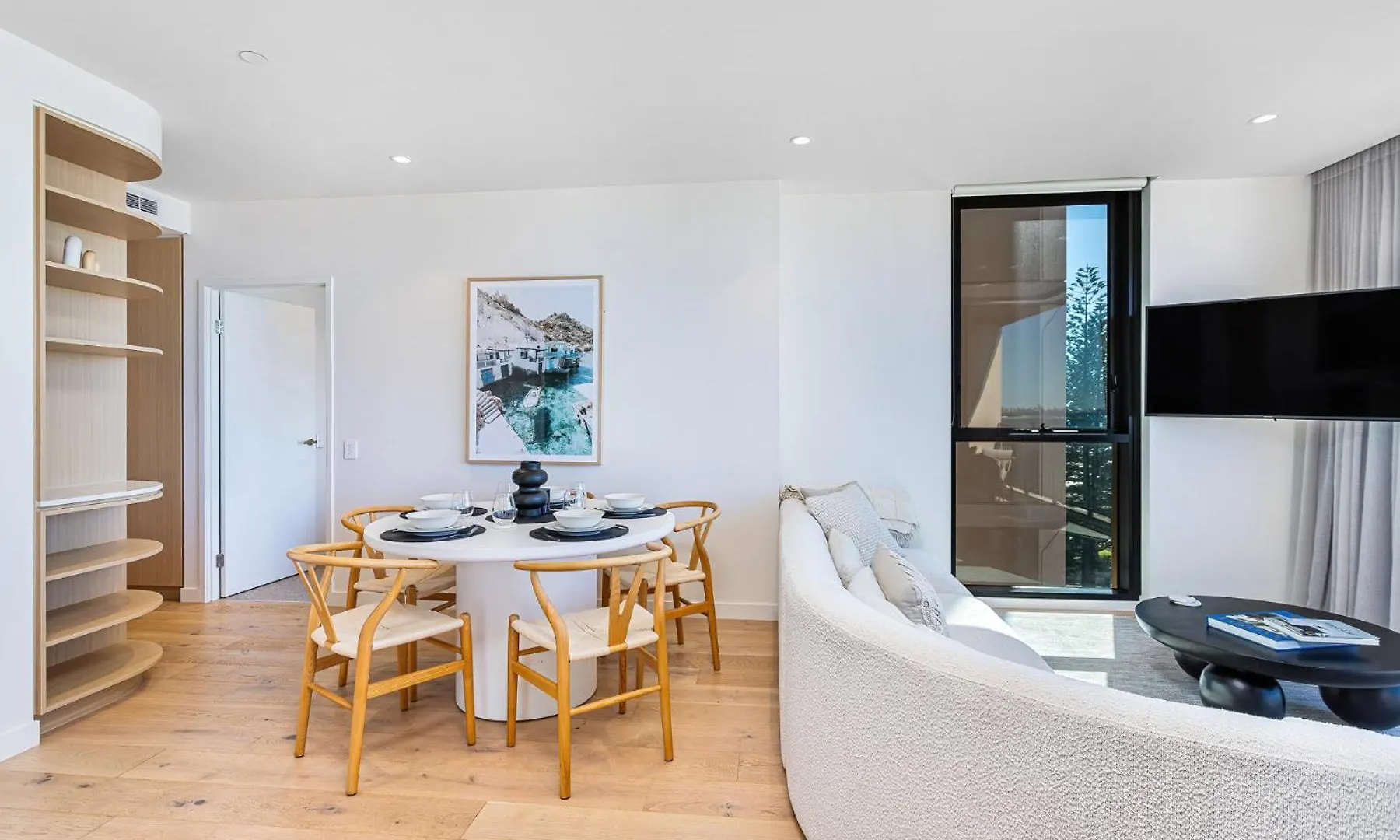 Three Bedroom Beachfront Apartment Gold Coast