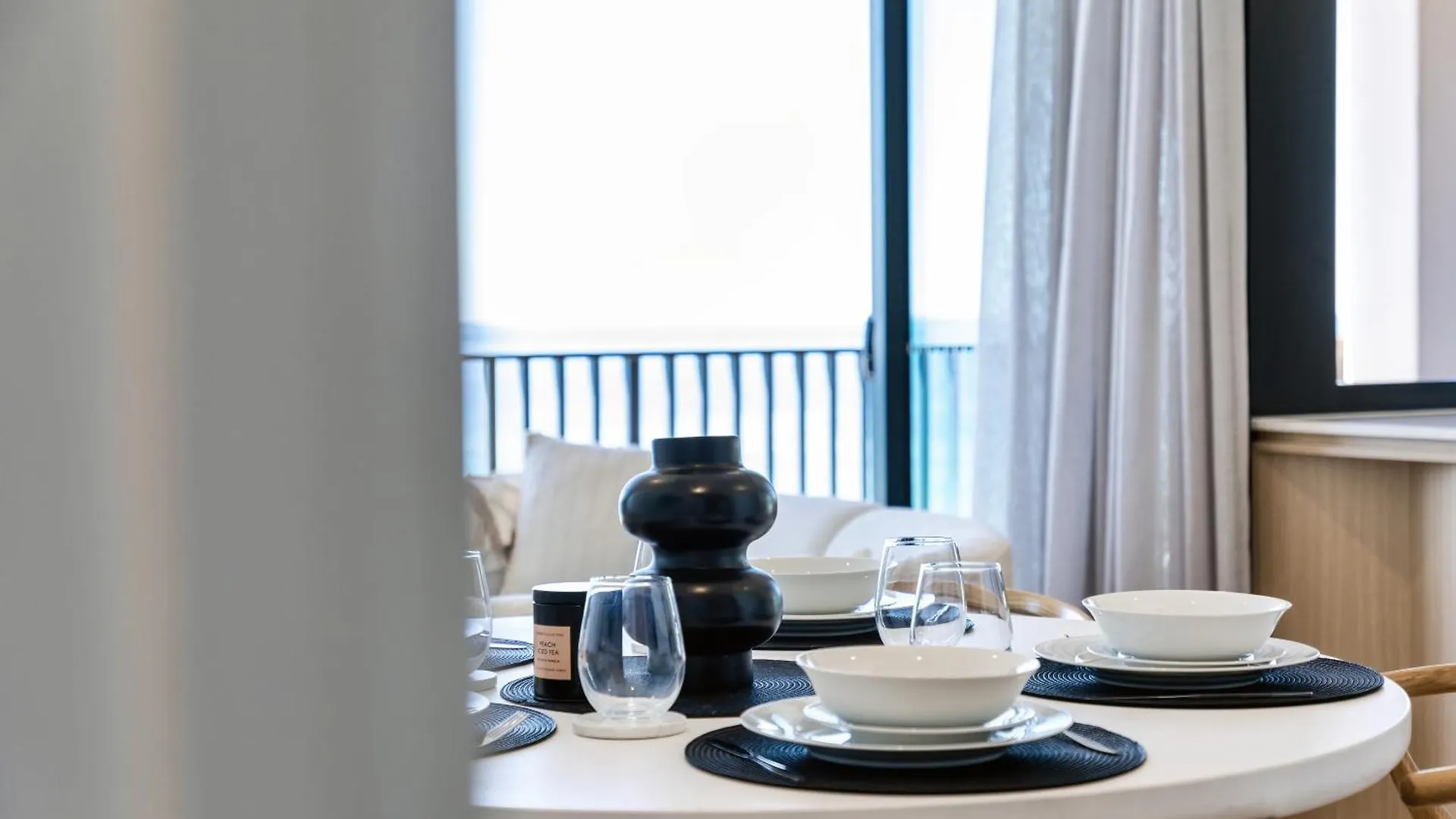 Three Bedroom Beachfront Apartment Gold Coast